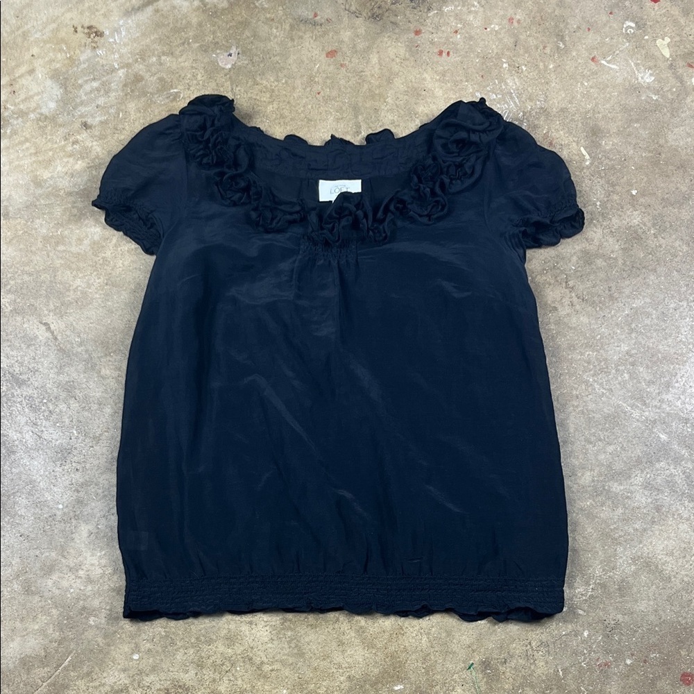 Ann Taylor LOFT Black Ruffled Blouse
Size: SP